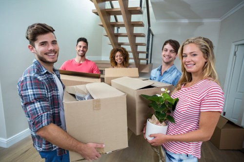 Short-term storage units in Charlton for temporary household needs